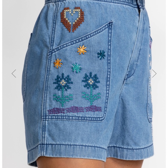 Johnny Was Lyonne Pull On Short Medium 30” EUC embroidered Jean shorts - Picture 3 of 13